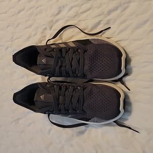 Adidas bounce sneakers